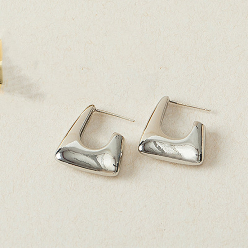 2021 New Classic Copper Alloy Smooth Metal Hoop Earrings For Woman Fashion Korean Jewelry Temperament Girl's Daily Wear earrings