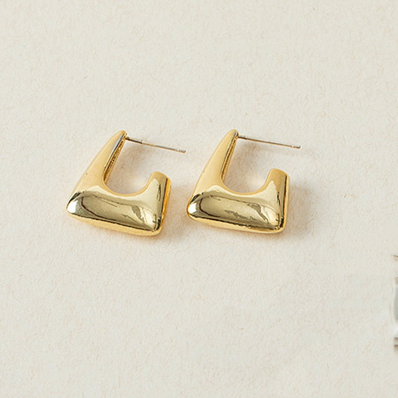 2021 New Classic Copper Alloy Smooth Metal Hoop Earrings For Woman Fashion Korean Jewelry Temperament Girl's Daily Wear earrings