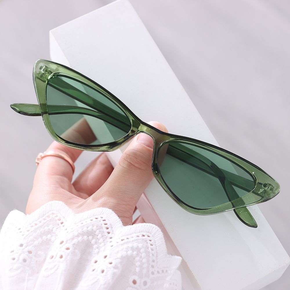 2022 New Vintage Cat Eye Sunglasses Small Frame Retro Sunglasses UV400 Protection Eyewear Fashion Trendy Streetwear Eyewear