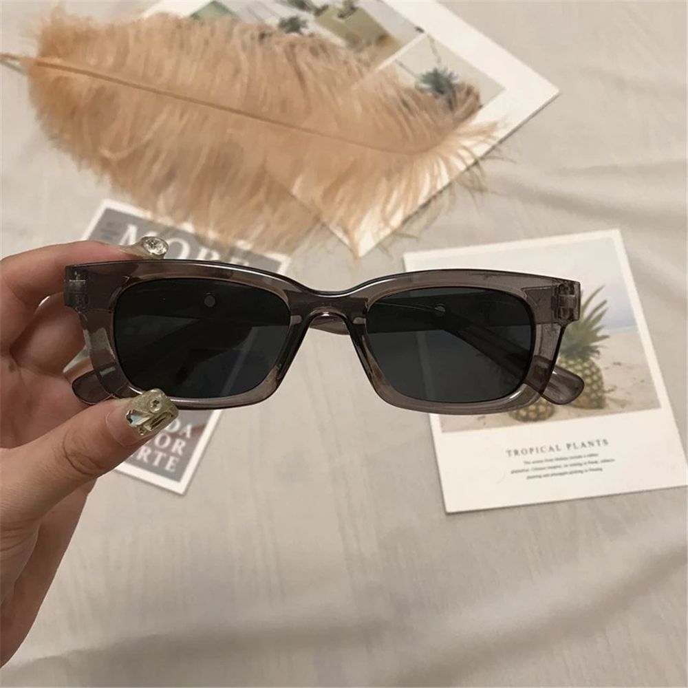 2022 New Vintage Cat Eye Sunglasses Small Frame Retro Sunglasses UV400 Protection Eyewear Fashion Trendy Streetwear Eyewear